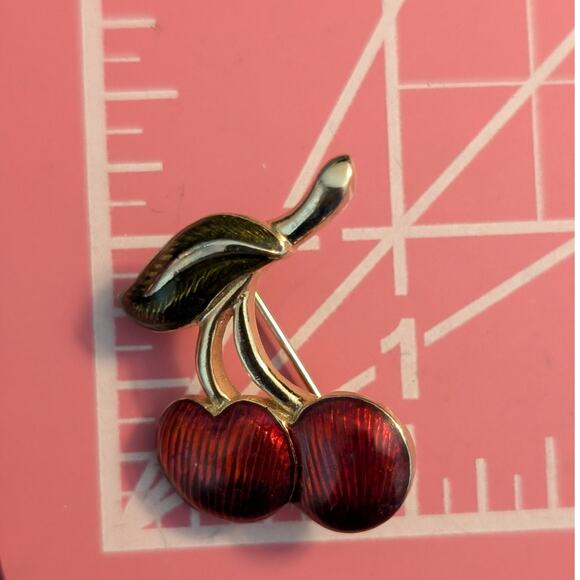 Vintage Red & Green Enamel Gold Tone Cherry Pin - Picture 3 of 4